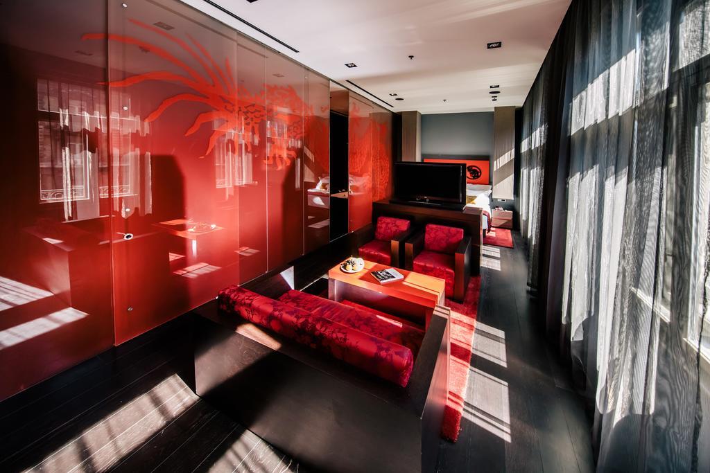 Buddha-Bar Hotel Budapest Klotild Palace Exterior photo A suite at the Mandarin Oriental, Munich