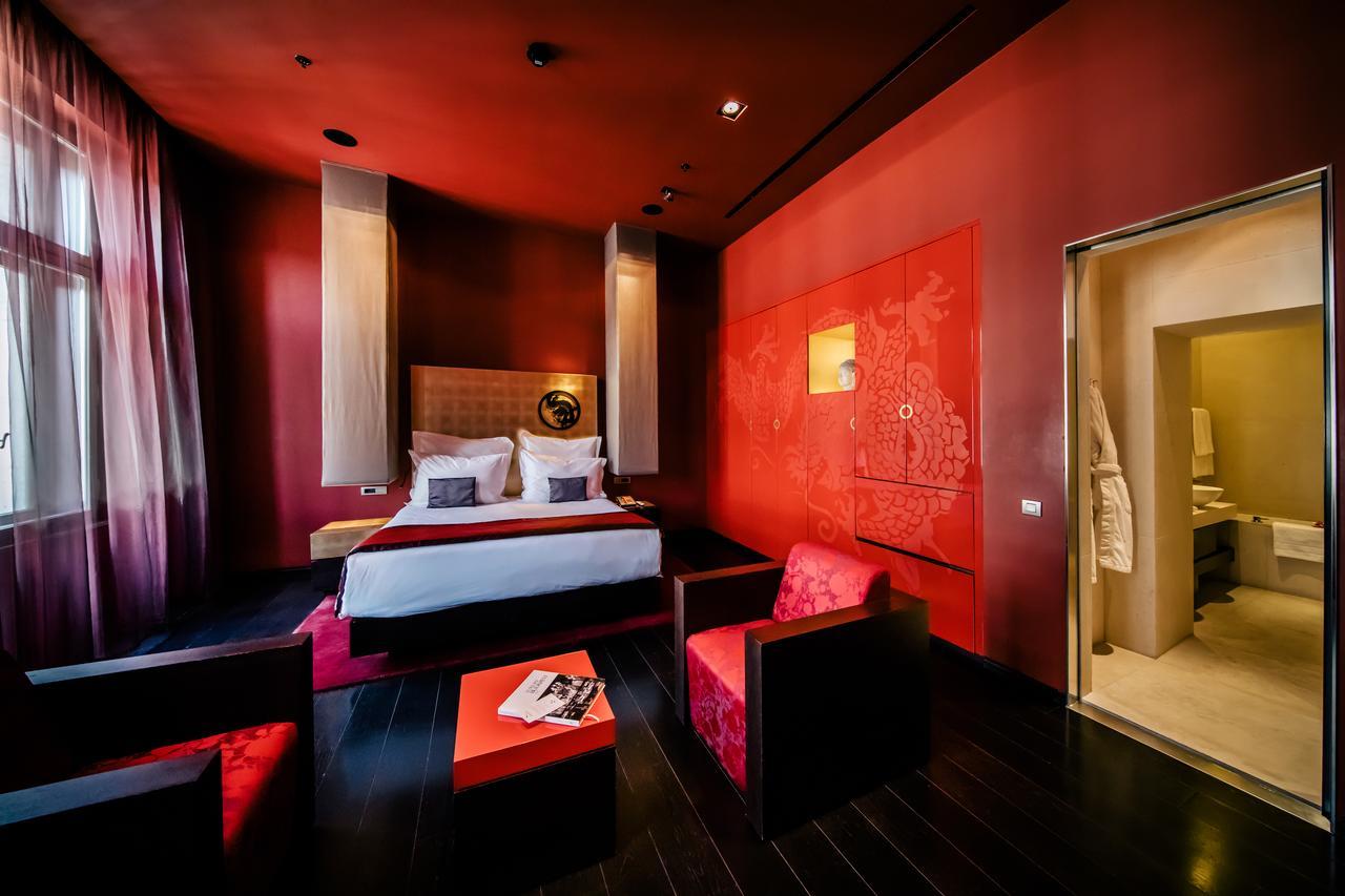 Buddha-Bar Hotel Budapest Klotild Palace Exterior photo A room at the Mandarin Oriental, Paris