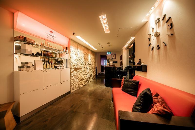 Buddha-Bar Hotel Budapest Klotild Palace Exterior photo The interior of the Star Alliance Gold lounge at Hong Kong International Airport