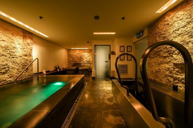 Buddha-Bar Hotel Budapest Klotild Palace Exterior photo The spa at the Hotel de la Paix