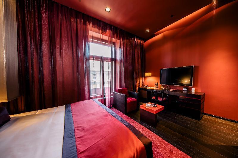 Buddha-Bar Hotel Budapest Klotild Palace Exterior photo A room at the hotel